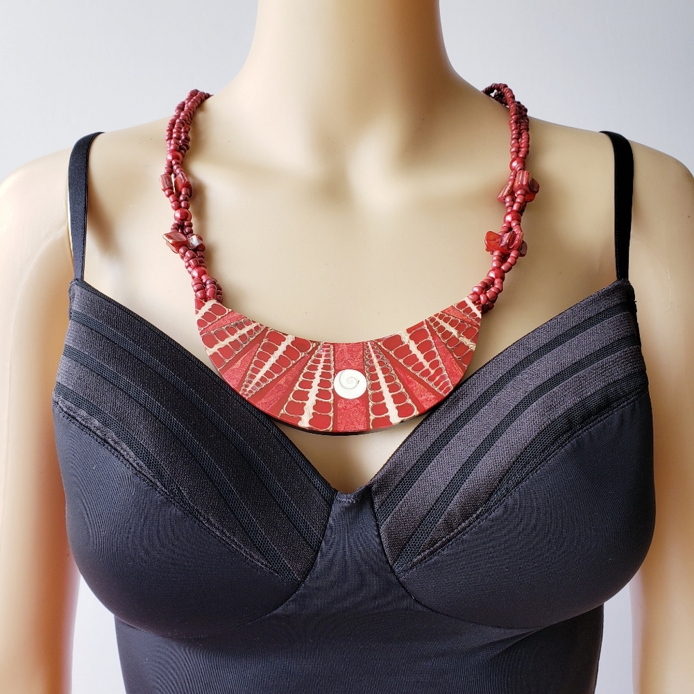 NEW Red Seed Bib Necklace🤍